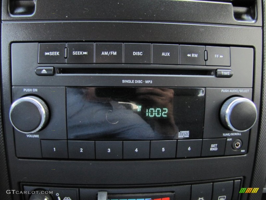 2009 Dodge Durango SE 4x4 Audio System Photo #69742530