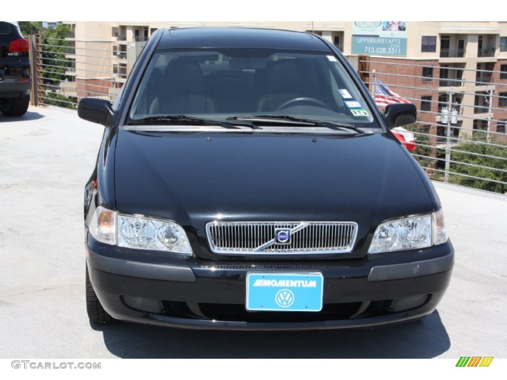 2002 S40 1.9T - Black Sapphire Metallic / Graphite photo #2