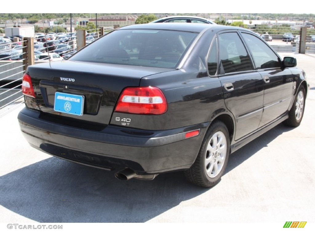 2002 S40 1.9T - Black Sapphire Metallic / Graphite photo #5