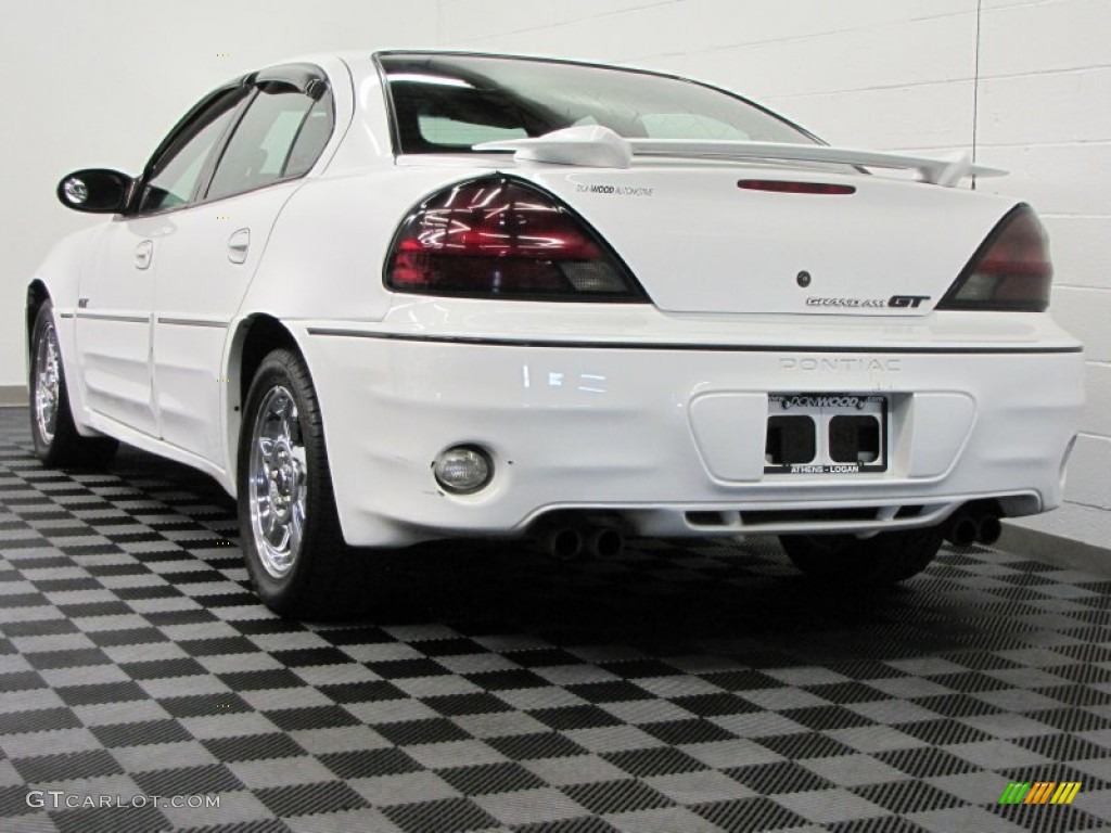 2002 Grand Am GT Sedan - Arctic White / Dark Pewter photo #2