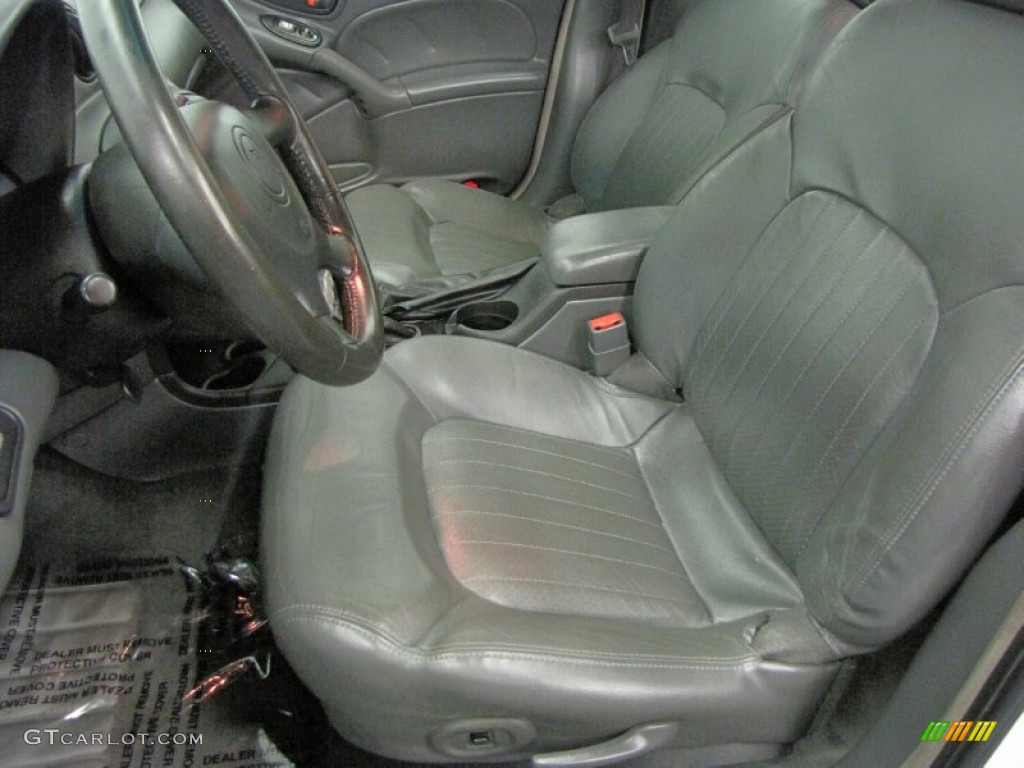 2002 Grand Am GT Sedan - Arctic White / Dark Pewter photo #9