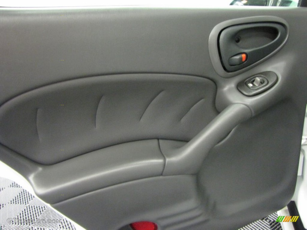 2002 Grand Am GT Sedan - Arctic White / Dark Pewter photo #15