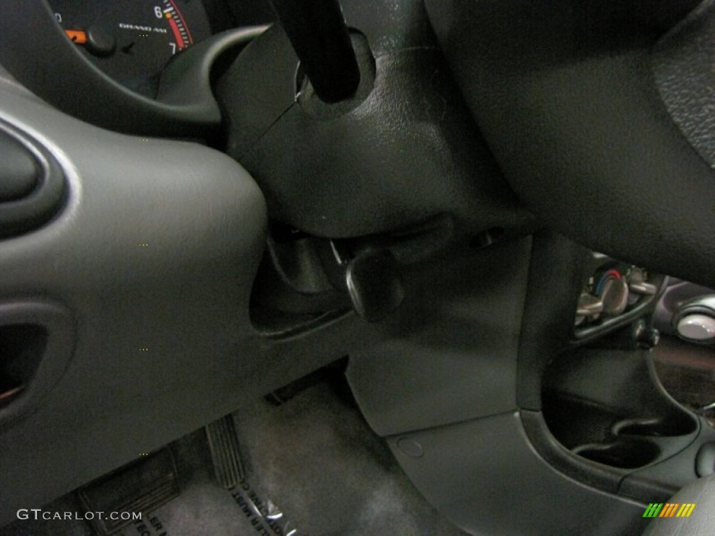 2002 Grand Am GT Sedan - Arctic White / Dark Pewter photo #22
