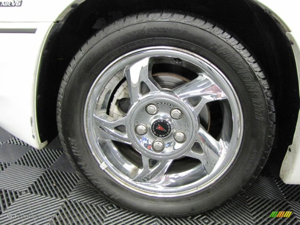 2002 Grand Am GT Sedan - Arctic White / Dark Pewter photo #31
