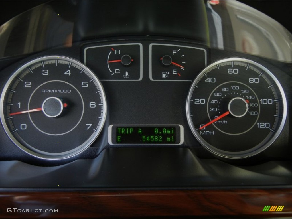 2009 Ford Taurus SEL Gauges Photos