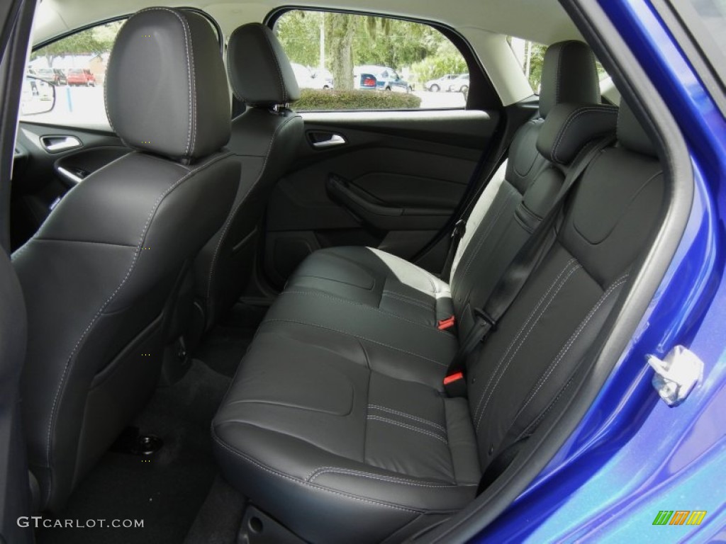 Charcoal Black Interior 2013 Ford Focus SE Hatchback Photo #69747403