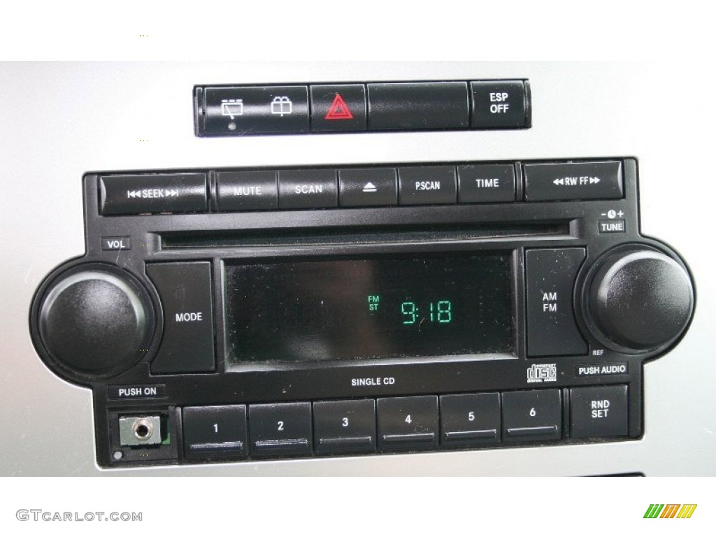 2007 Dodge Magnum SXT Audio System Photos
