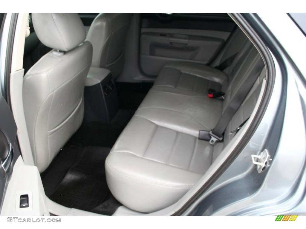 2007 Dodge Magnum SXT Rear Seat Photo #69749101