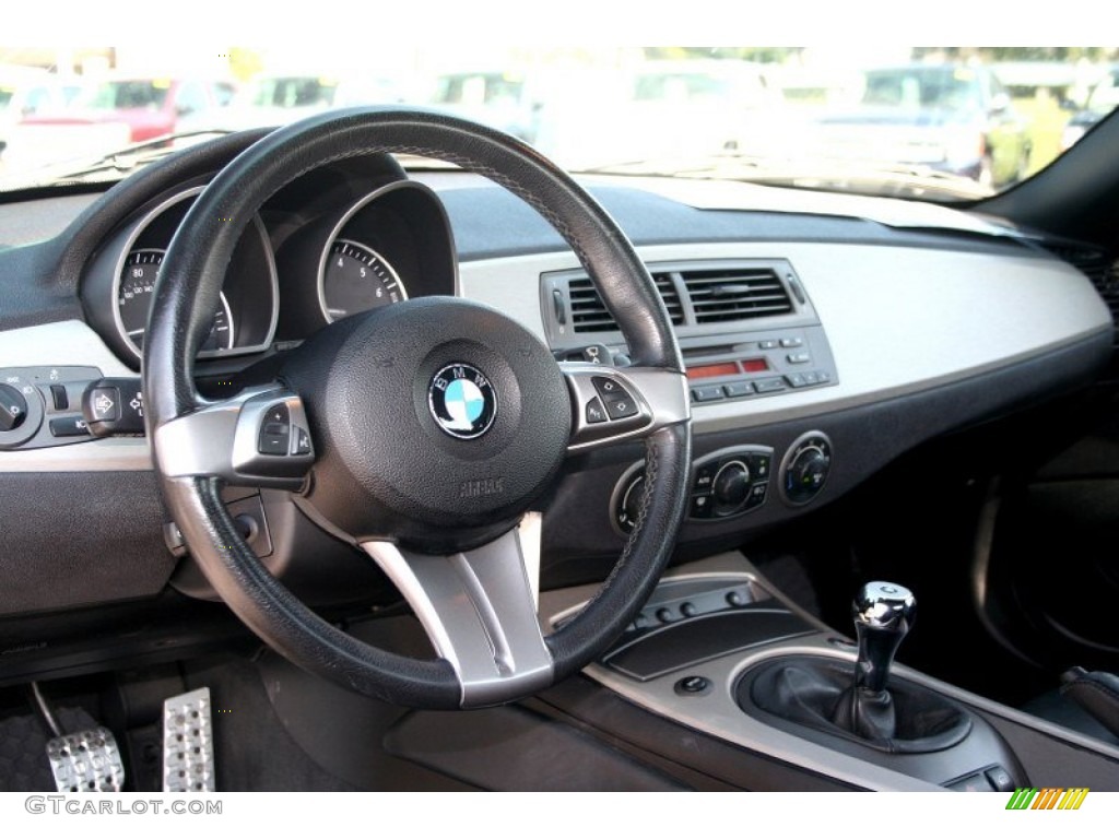 2004 BMW Z4 2.5i Roadster Black Dashboard Photo #69749671
