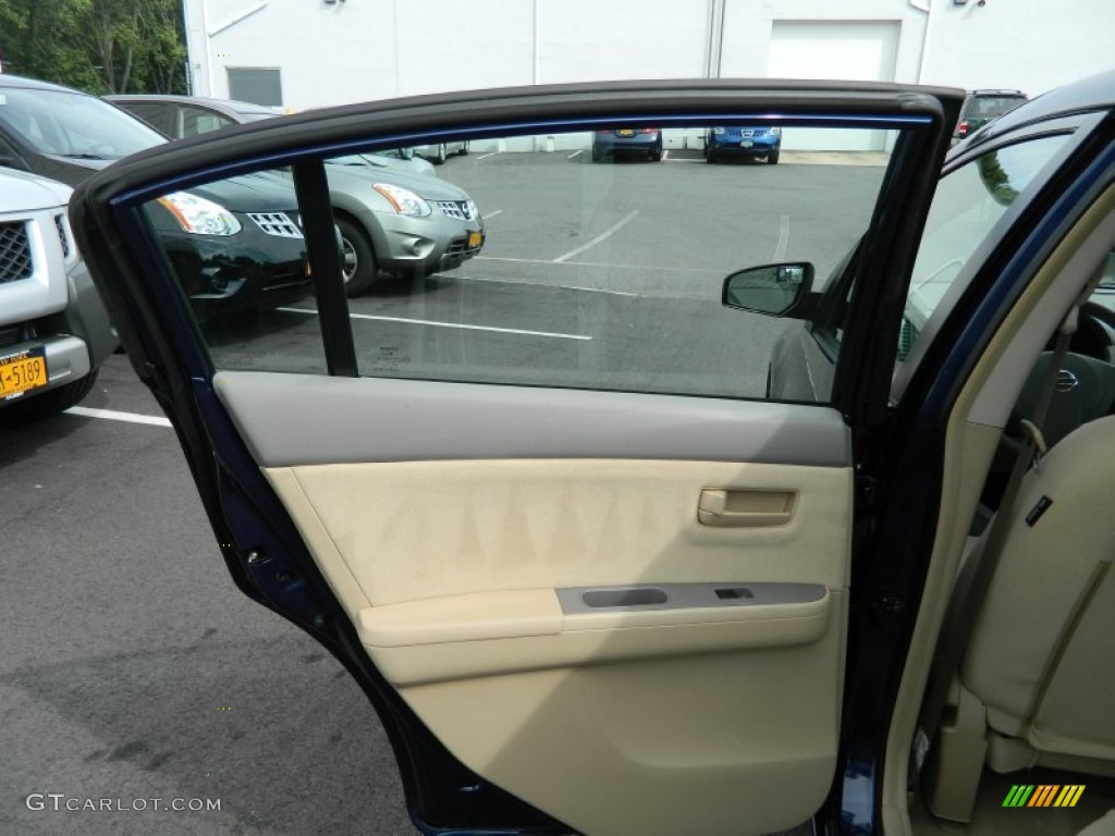 2009 Nissan Sentra 2.0 S Beige Door Panel Photo #69750889