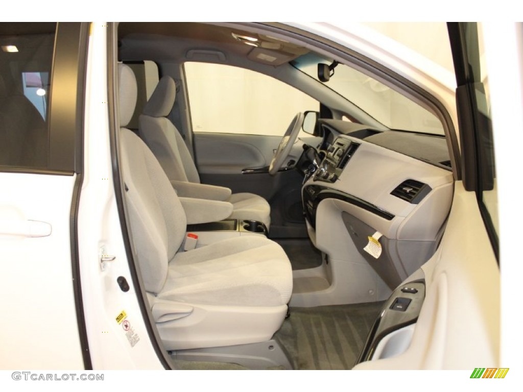 2012 Sienna LE - Super White / Light Gray photo #19