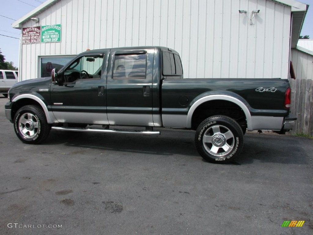 2006 F350 Super Duty Lariat Crew Cab 4x4 - Dark Green Satin Metallic / Medium Flint photo #6