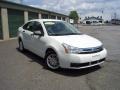White Suede - Focus SEL Sedan Photo No. 3
