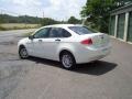 White Suede - Focus SEL Sedan Photo No. 5