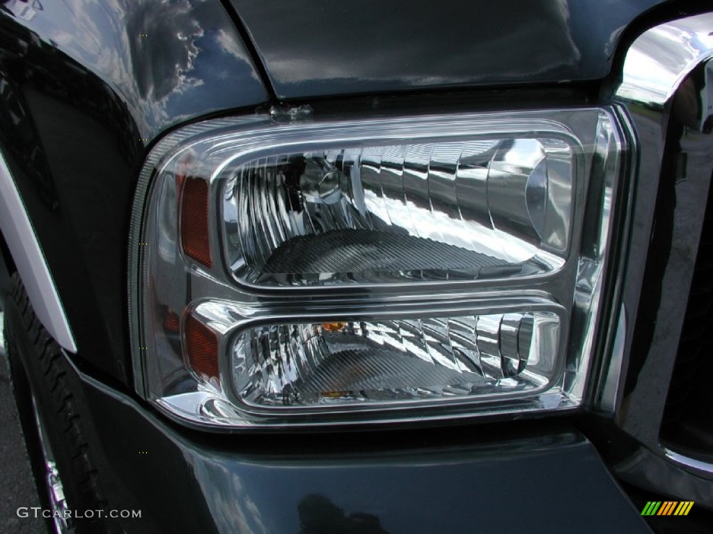 2006 F350 Super Duty Lariat Crew Cab 4x4 - Dark Green Satin Metallic / Medium Flint photo #23