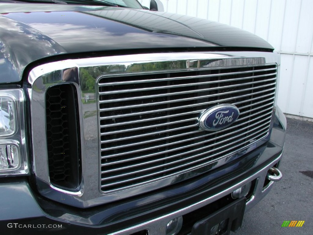 2006 F350 Super Duty Lariat Crew Cab 4x4 - Dark Green Satin Metallic / Medium Flint photo #24