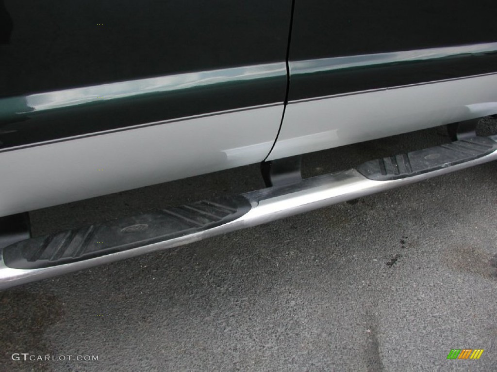 2006 F350 Super Duty Lariat Crew Cab 4x4 - Dark Green Satin Metallic / Medium Flint photo #28