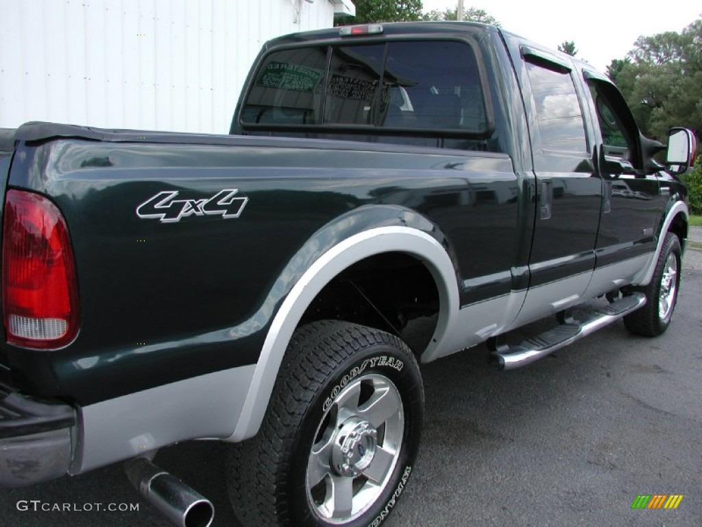 2006 F350 Super Duty Lariat Crew Cab 4x4 - Dark Green Satin Metallic / Medium Flint photo #34