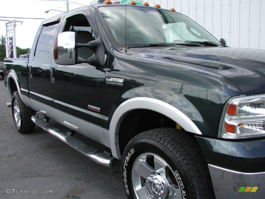 2006 F350 Super Duty Lariat Crew Cab 4x4 - Dark Green Satin Metallic / Medium Flint photo #35