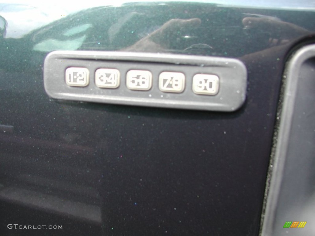 2006 F350 Super Duty Lariat Crew Cab 4x4 - Dark Green Satin Metallic / Medium Flint photo #71