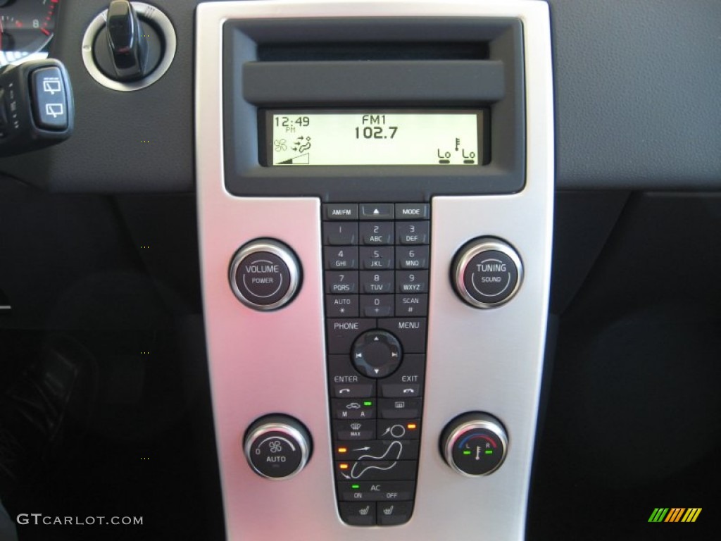 2013 Volvo C30 T5 Controls Photo #69754588
