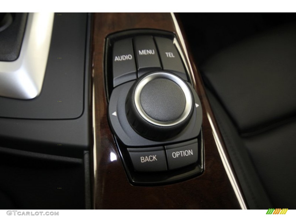 2013 BMW 3 Series 328i Sedan Controls Photo #69755674