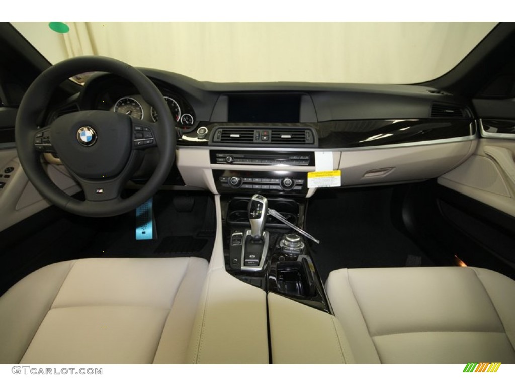 2013 BMW 5 Series 535i Sedan Oyster/Black Dashboard Photo #69756472