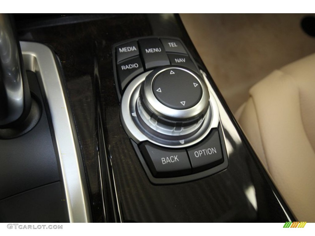 2013 BMW 5 Series 535i Sedan Controls Photo #69757111