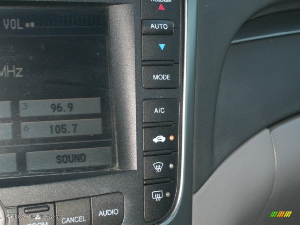 2005 Acura TL 3.2 Controls Photo #69761278