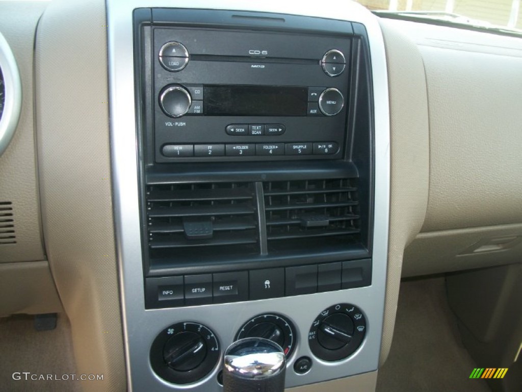 2008 Mercury Mountaineer AWD Controls Photo #69761614