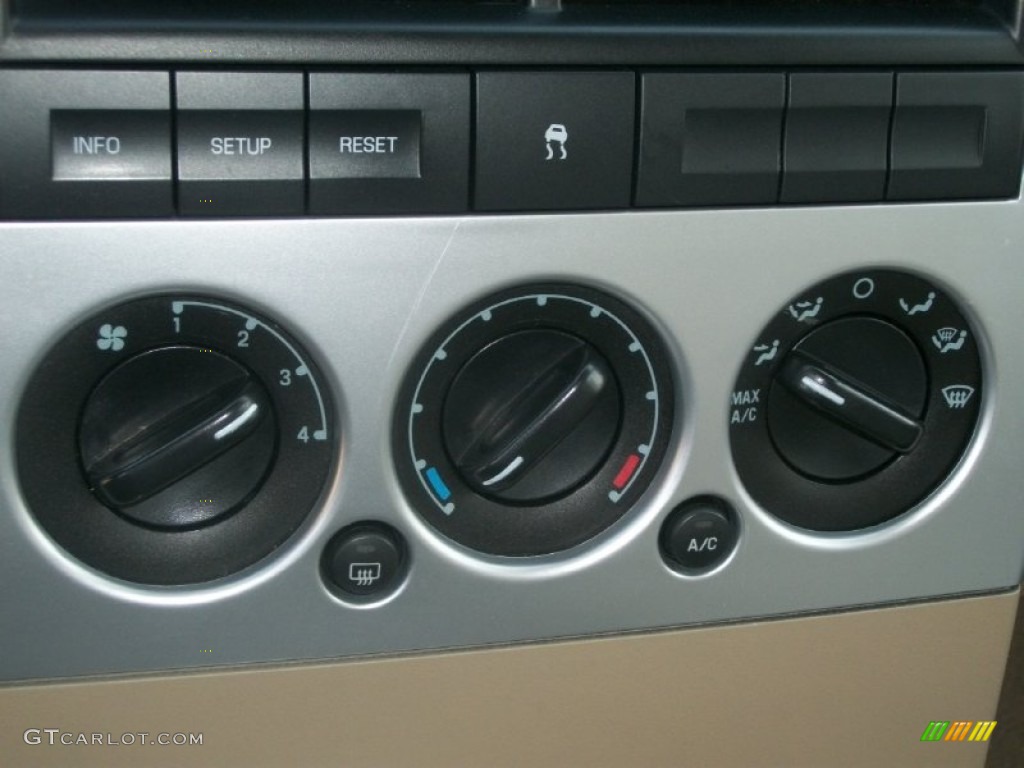 2008 Mercury Mountaineer AWD Controls Photo #69761629