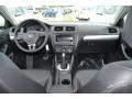 Black Uni - Jetta SE Sedan Photo No. 5