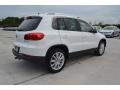 Candy White - Tiguan SE Photo No. 2