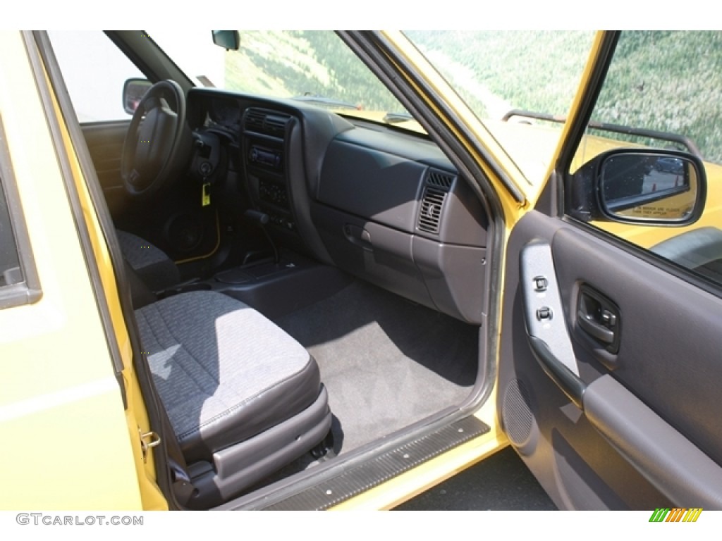 2000 Cherokee Sport 4x4 - Solar Yellow / Agate Black photo #12