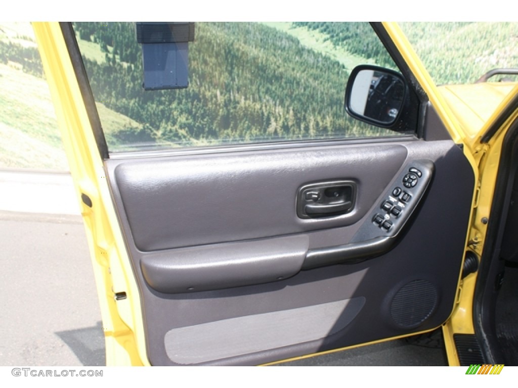 2000 Cherokee Sport 4x4 - Solar Yellow / Agate Black photo #15