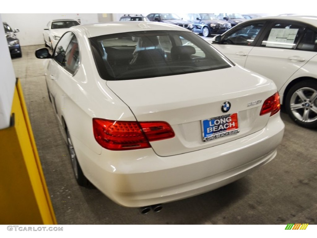 2013 3 Series 328i Coupe - Alpine White / Black photo #5