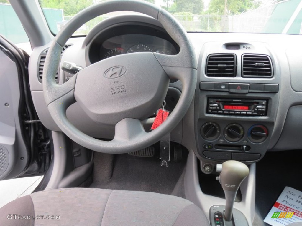 2005 Accent GLS Sedan - Stormy Gray / Gray photo #35