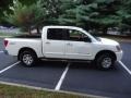 White - Titan SE Crew Cab 4x4 Photo No. 8