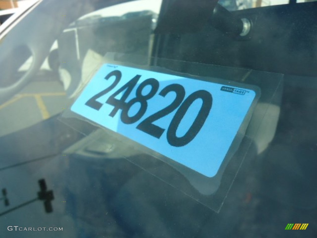 2012 Tacoma Regular Cab 4x4 - Super White / Graphite photo #9