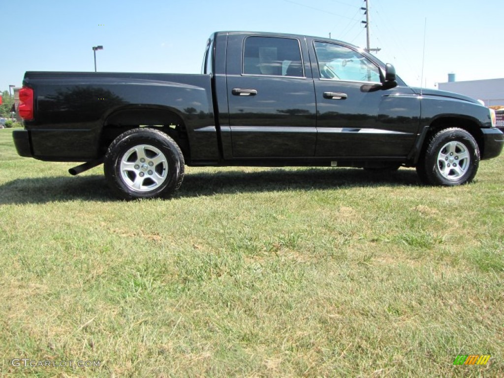 Brilliant Black Crystal Pearl 2007 Dodge Dakota SLT Quad Cab 4x4 Exterior Photo #69792331