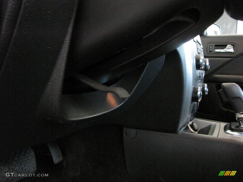 2010 Fusion SE V6 - Brilliant Silver Metallic / Charcoal Black photo #22