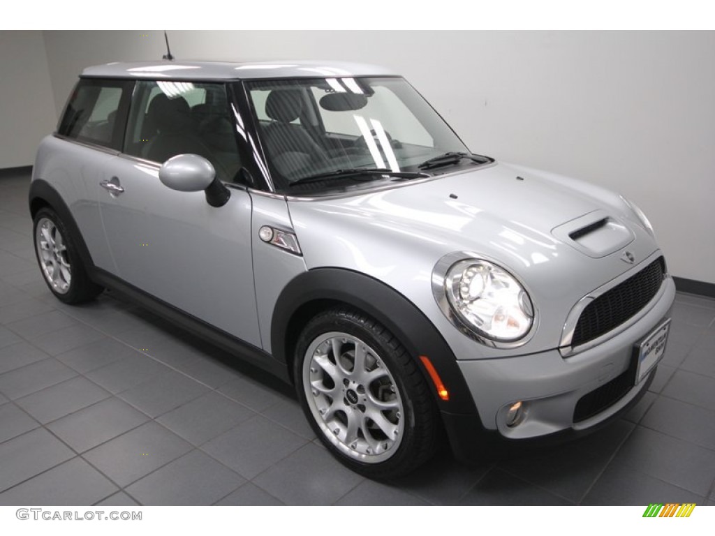 Pure Silver Metallic 2009 Mini Cooper S Hardtop Exterior Photo #69793228