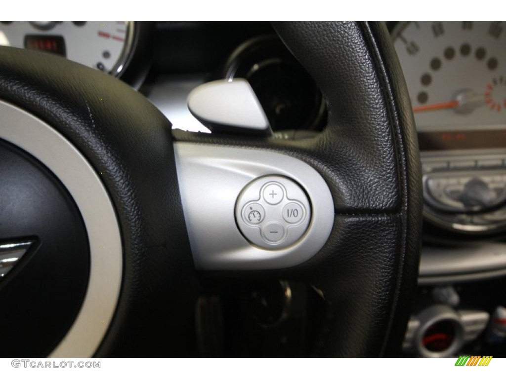 2009 Mini Cooper S Hardtop Controls Photo #69793363