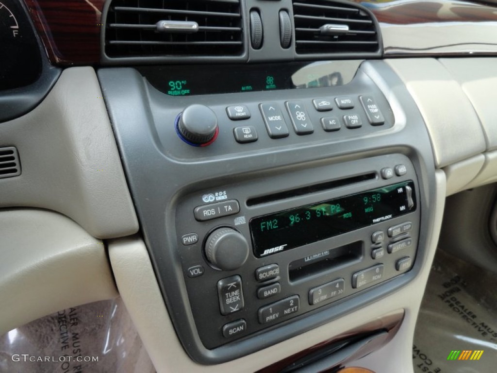 2005 Cadillac DeVille DTS Controls Photos