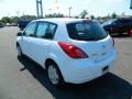 Fresh Powder - Versa 1.8 S Hatchback Photo No. 5