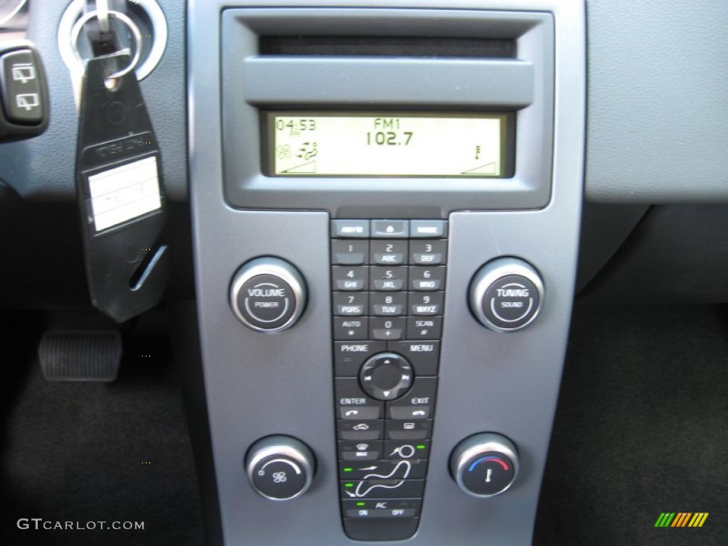 2013 Volvo C30 T5 Controls Photo #69800746