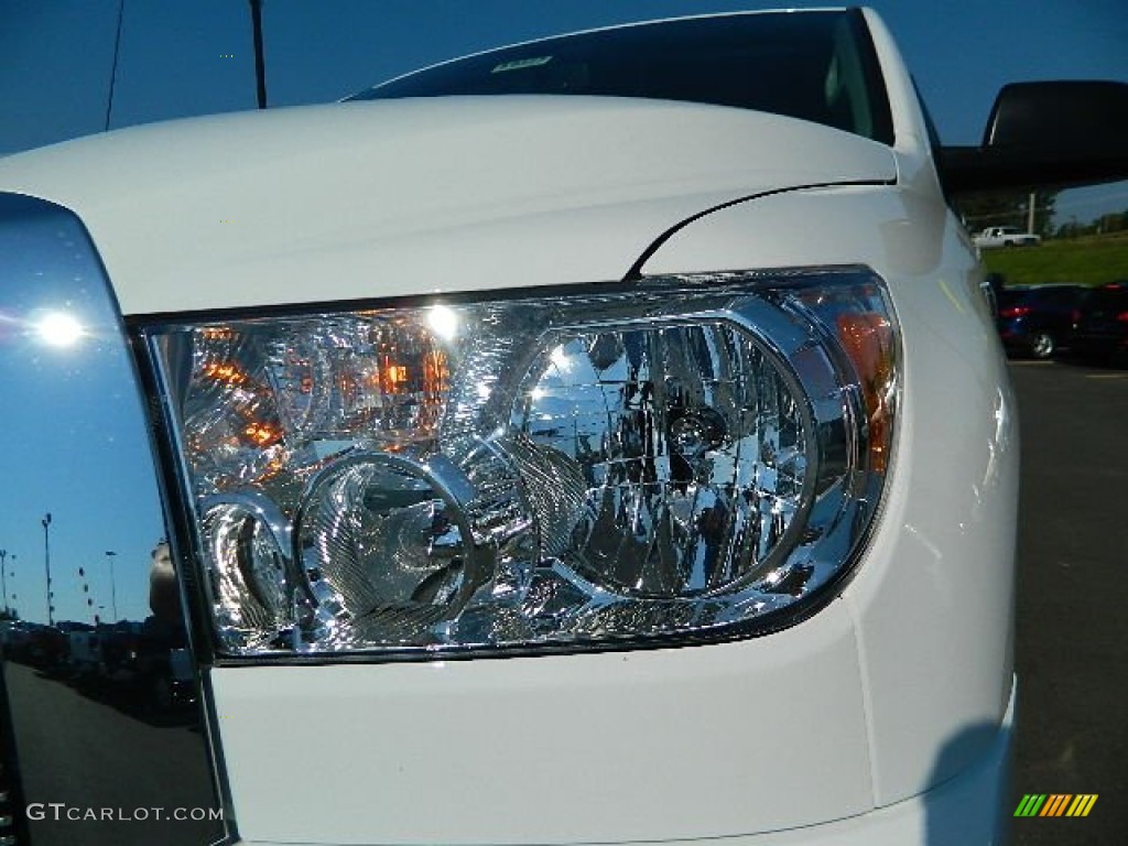 2012 Tundra TSS CrewMax 4x4 - Super White / Black photo #9