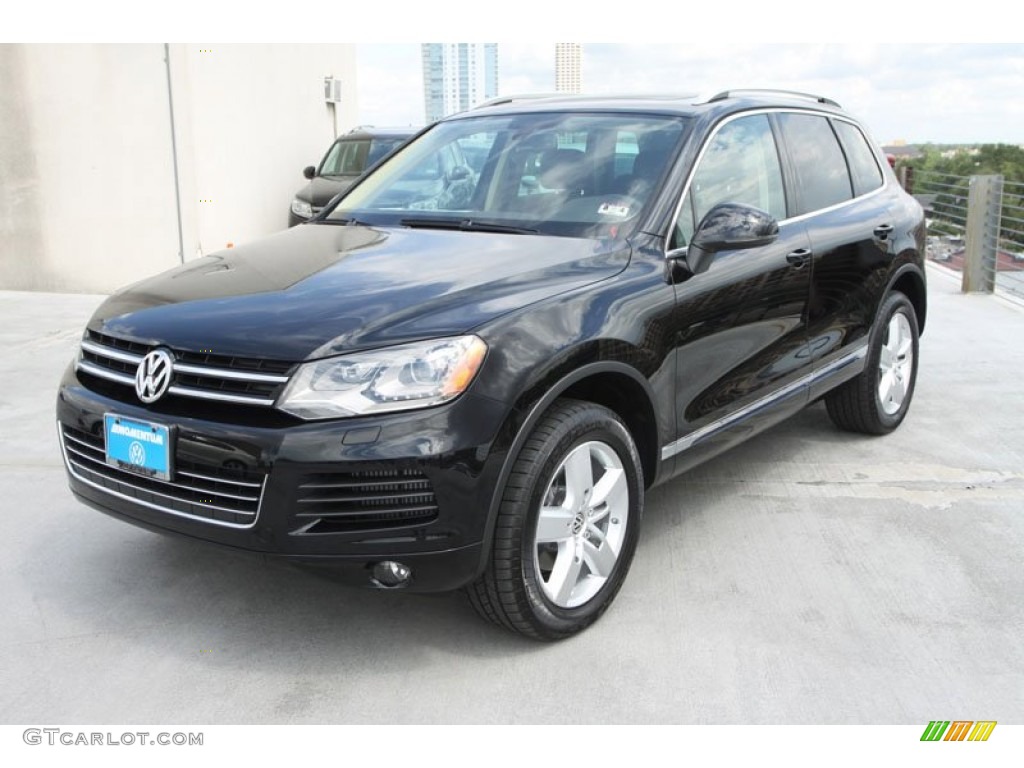 2013 Touareg TDI Lux 4XMotion - Black / Saddle Brown photo #3