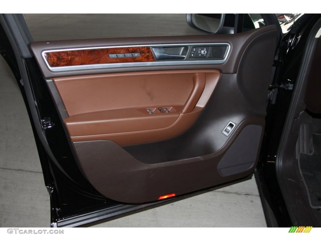 2013 Volkswagen Touareg TDI Lux 4XMotion Saddle Brown Door Panel Photo #69803392
