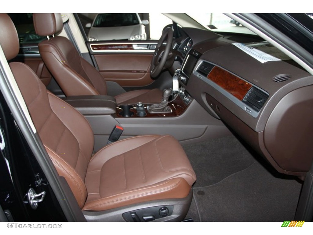 2013 Touareg TDI Lux 4XMotion - Black / Saddle Brown photo #27